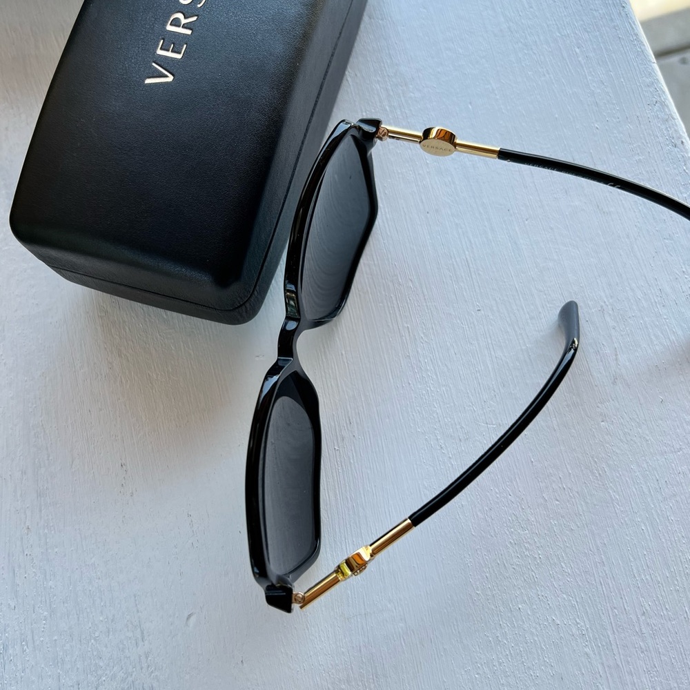 VERSACE - Picture 6 of 7